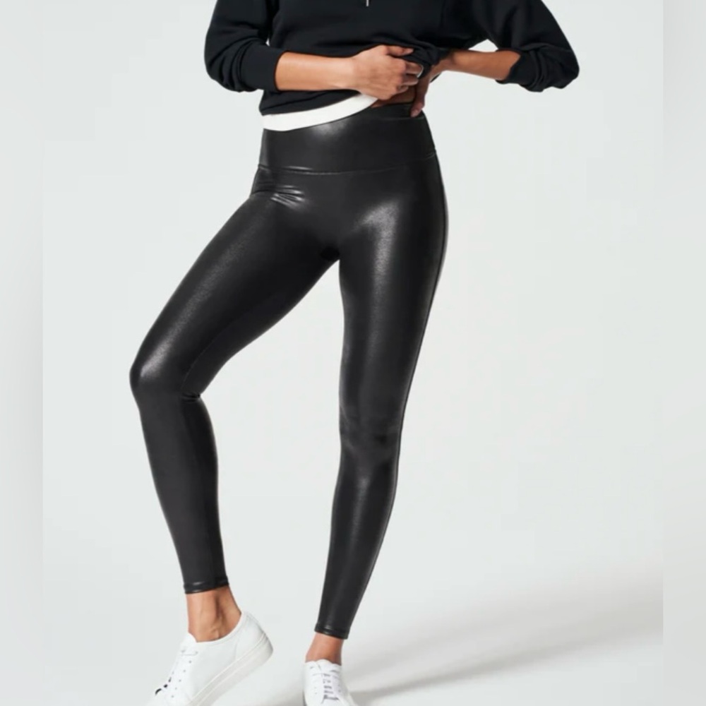 NWOT! SPANX Faux Leather Leggings size Petite Large